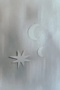 décorer un mur lune étoile
