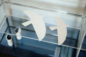 décoration murale originale oiseau porcelaine