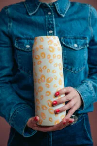 vase motif léopard fait main